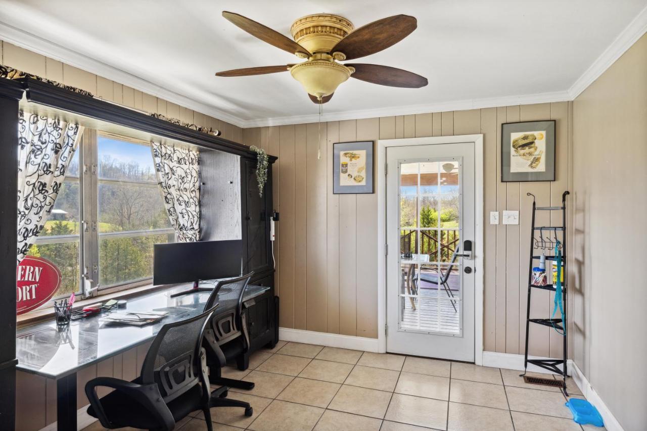 Mid-Century Vintage Brick Ranch Upstairs Guesthouse Sevierville Luaran gambar