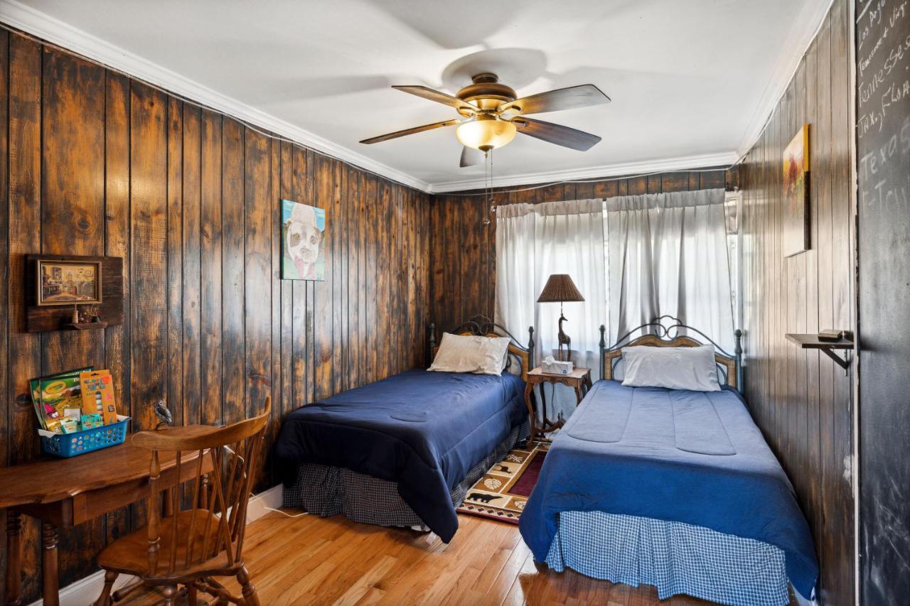 Mid-Century Vintage Brick Ranch Upstairs Guesthouse Sevierville Luaran gambar