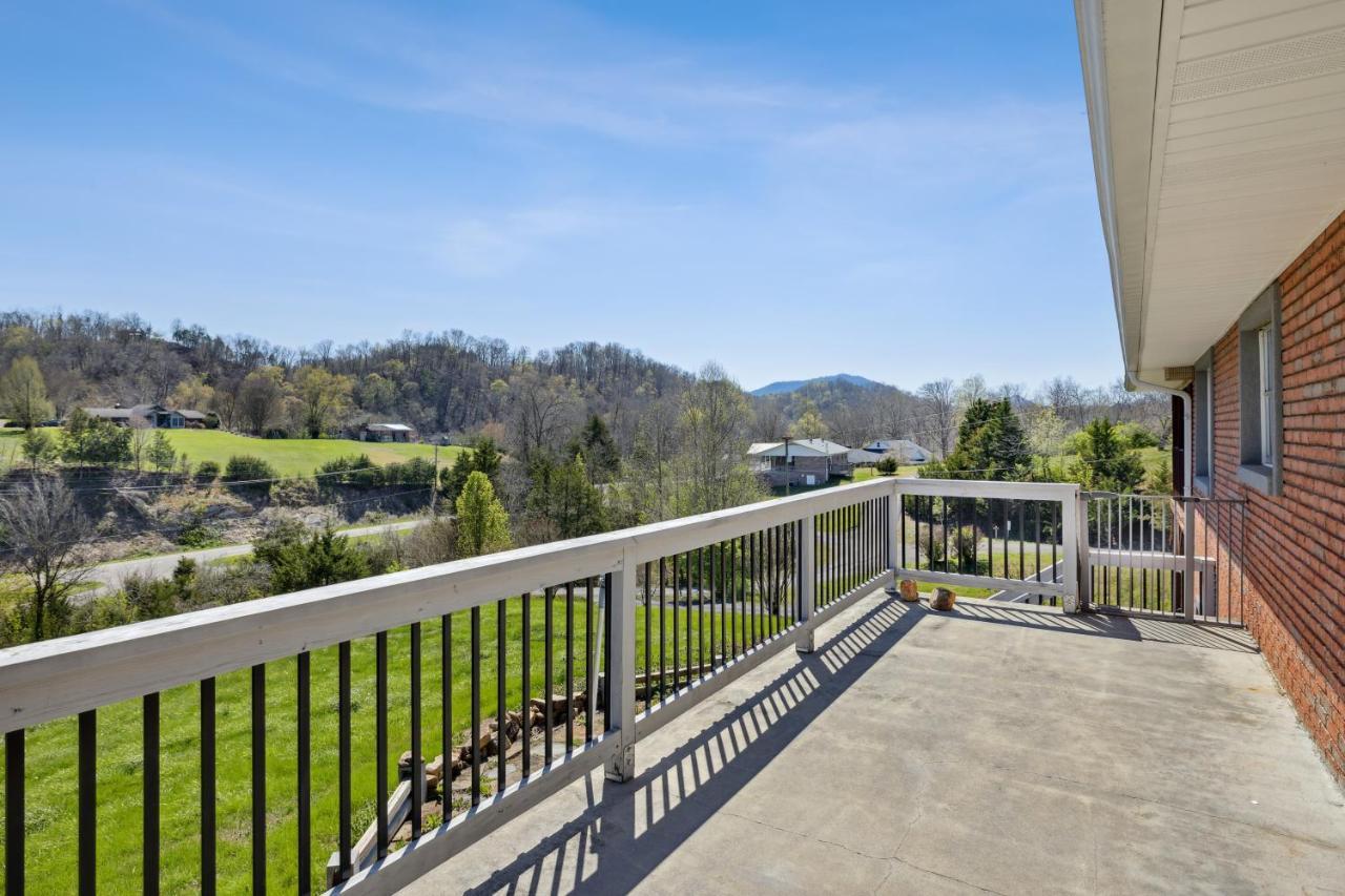 Mid-Century Vintage Brick Ranch Upstairs Guesthouse Sevierville Luaran gambar