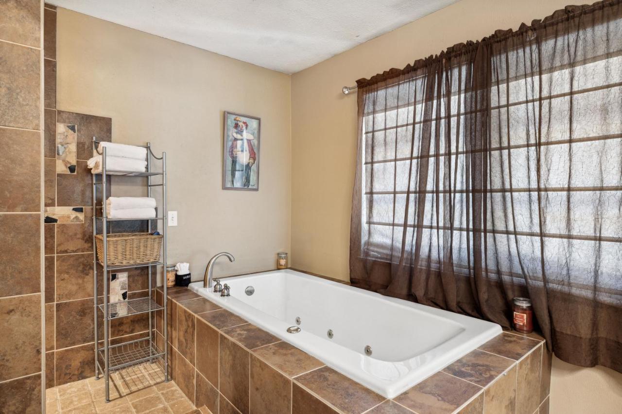 Mid-Century Vintage Brick Ranch Upstairs Guesthouse Sevierville Luaran gambar